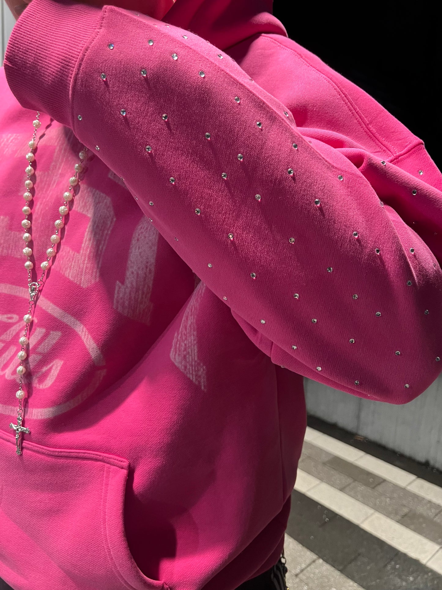 PINK VVS HILLS HOODIE